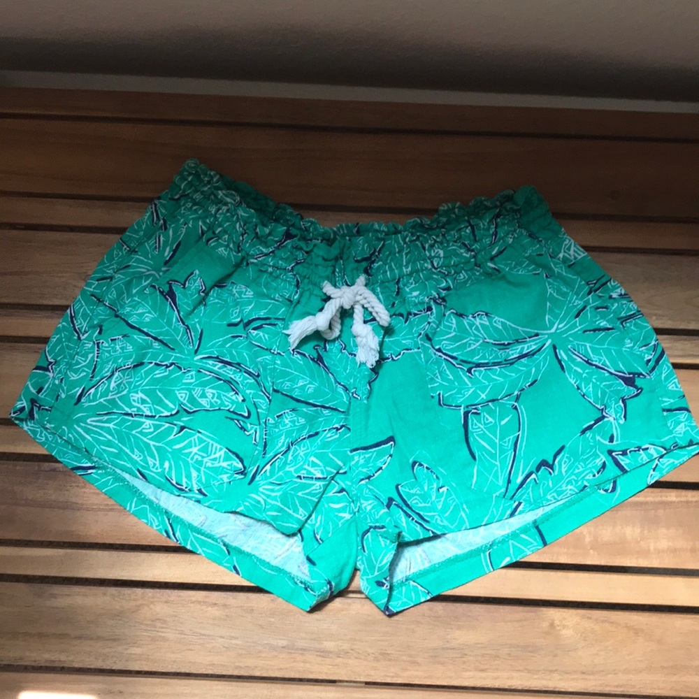 Roxy linen shorts.